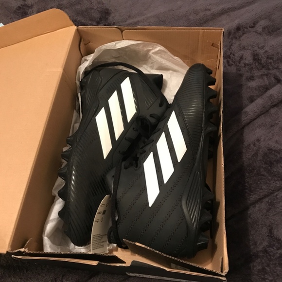 Adidas Men’s freak Mid MD Football Shoe, Black/White/Grey, 10 M US